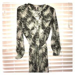 Liz Lange maternity blouse